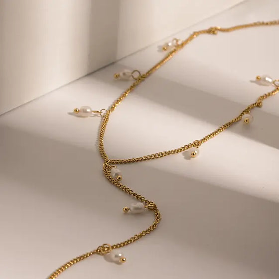 Ari necklace 💧