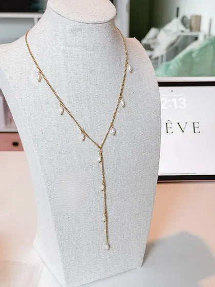 Ari necklace 💧