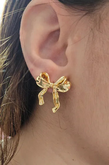 Gold Bow Earrings 💧